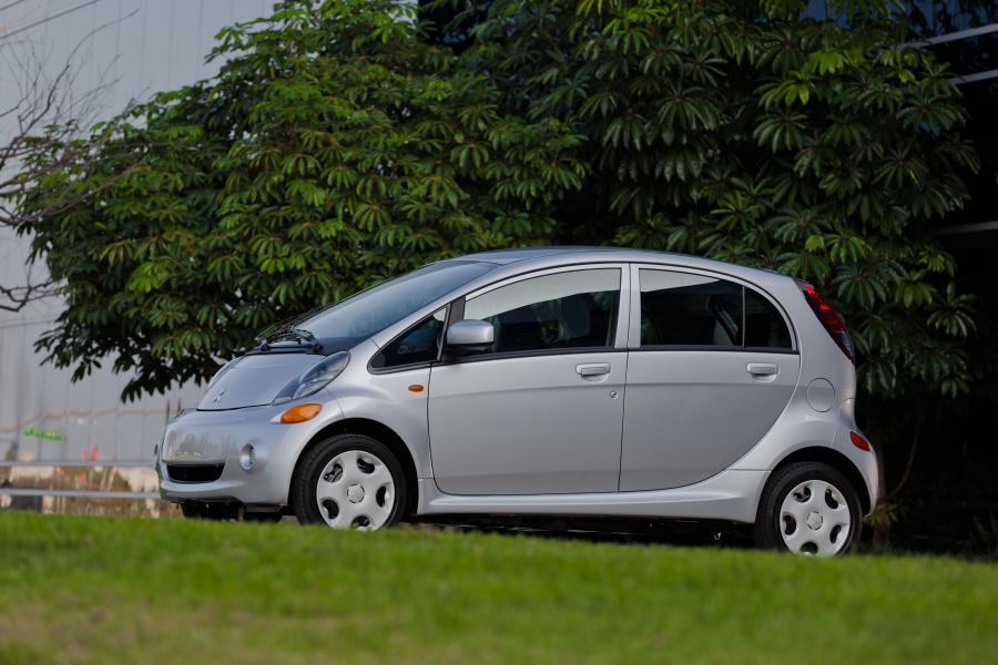  Mitsubishi i-MiEV 2012 года  (US) (фото 172 из 234)